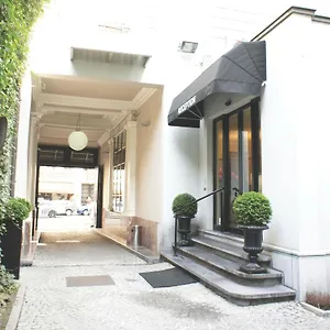 hotel-la-legende.brusselshotelsbook.com/